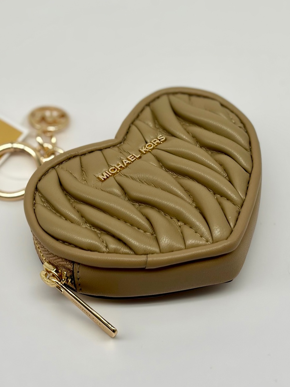 Michael Kors Tan Quilted Heart Keyring Coin Pouch Matelassé Bag Charm - Picture 5 of 9